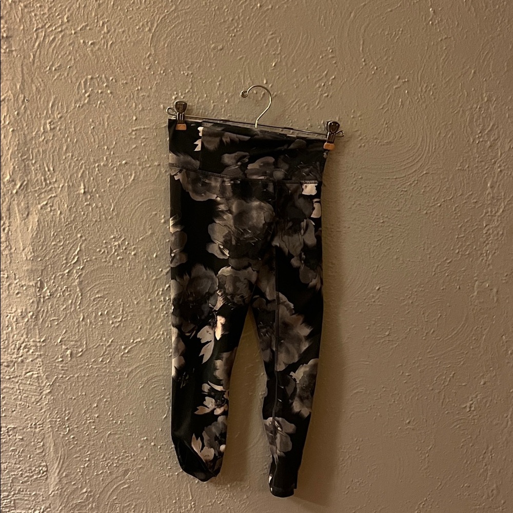 Old Navy Black and Gray Floral Kids Leggings